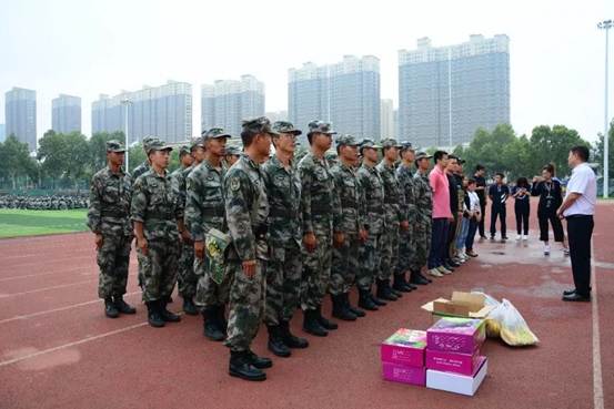 图片包含 天空, 地面, 建筑物, 户外描述已自动生成